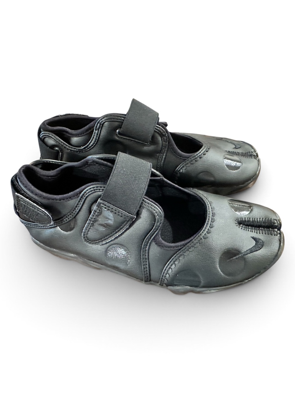 Nike Rift Black with PolkaDots